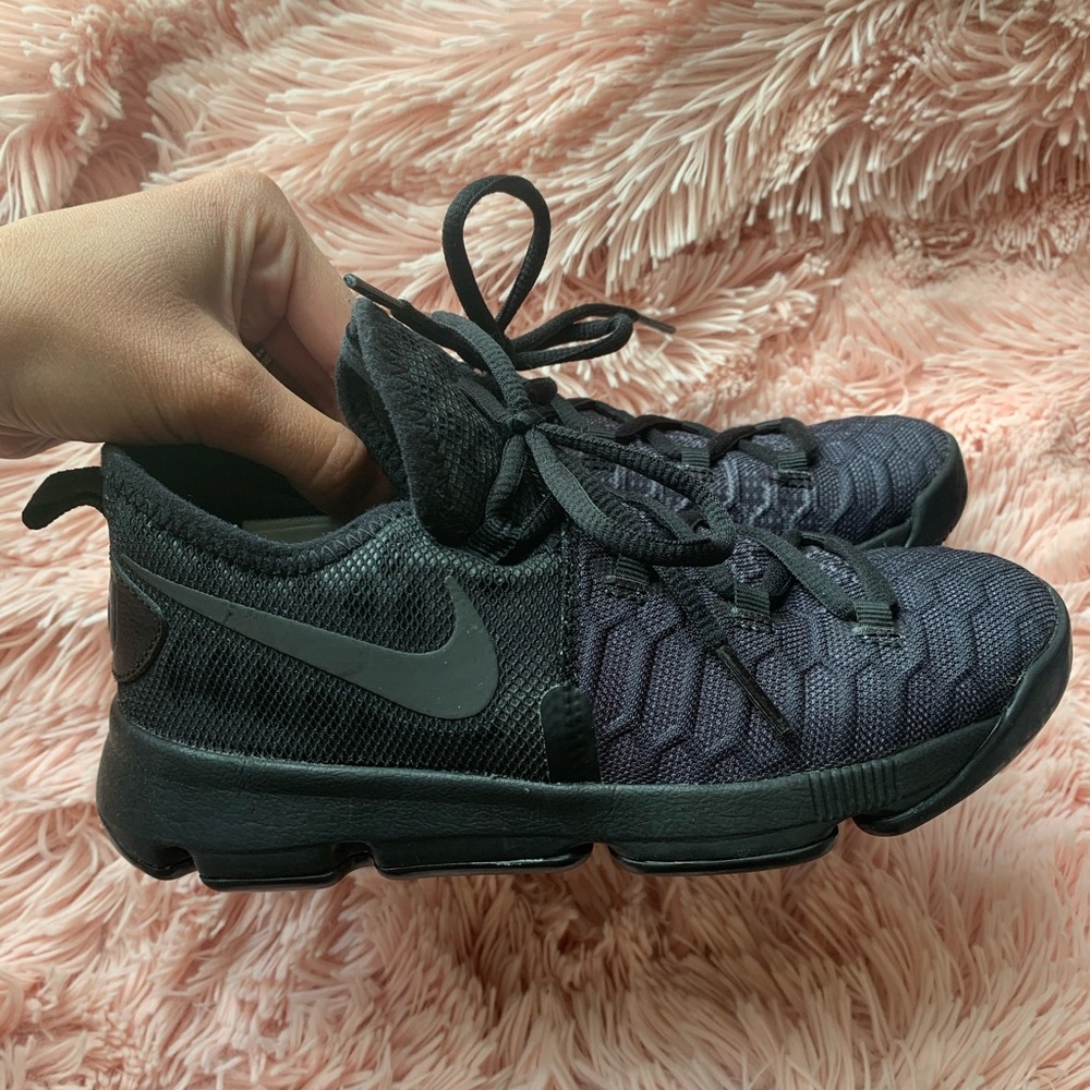 Boys Nike Basketball Sneakers